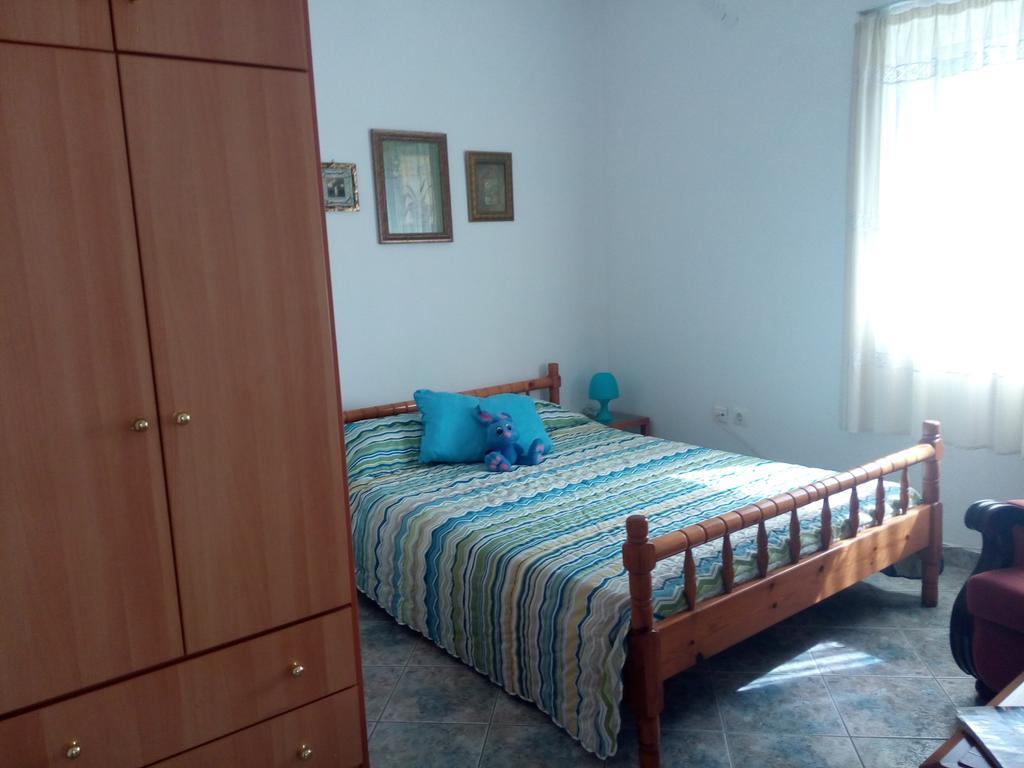Anastasia - Efthimios Apartments Agios Konstantinos  Exteriör bild